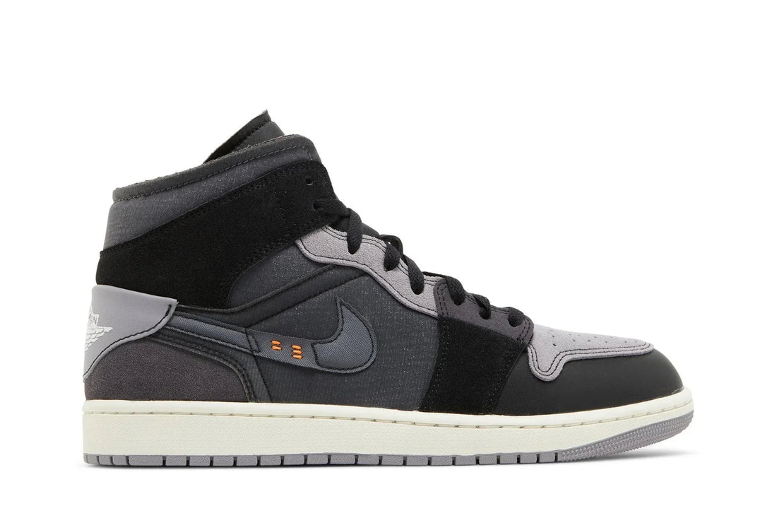 Tênis Air Jordan 1 Mid SE Craft Inside Out Black Preto vista lateral