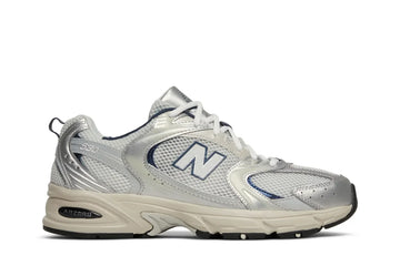 Tênis New Balance 530 Steel Grey Cinza vista lateral