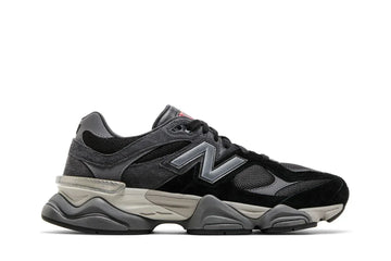 Tênis New Balance 9060 Black Castlerock Grey vista lateral