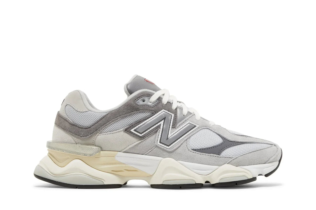 Tênis New Balance 9060 Rain Cloud Grey vista lateral