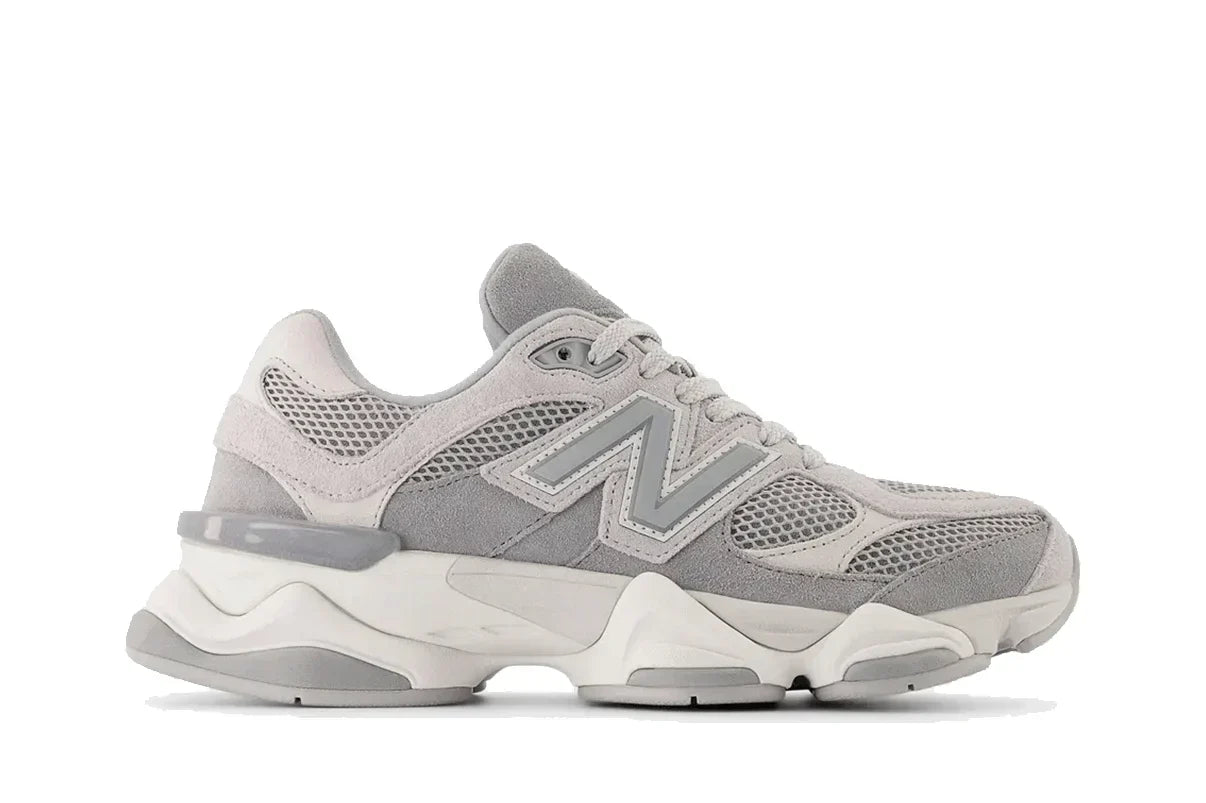Tênis New Balance 9060 Slate Grey Raincloud Cinza vista lateral