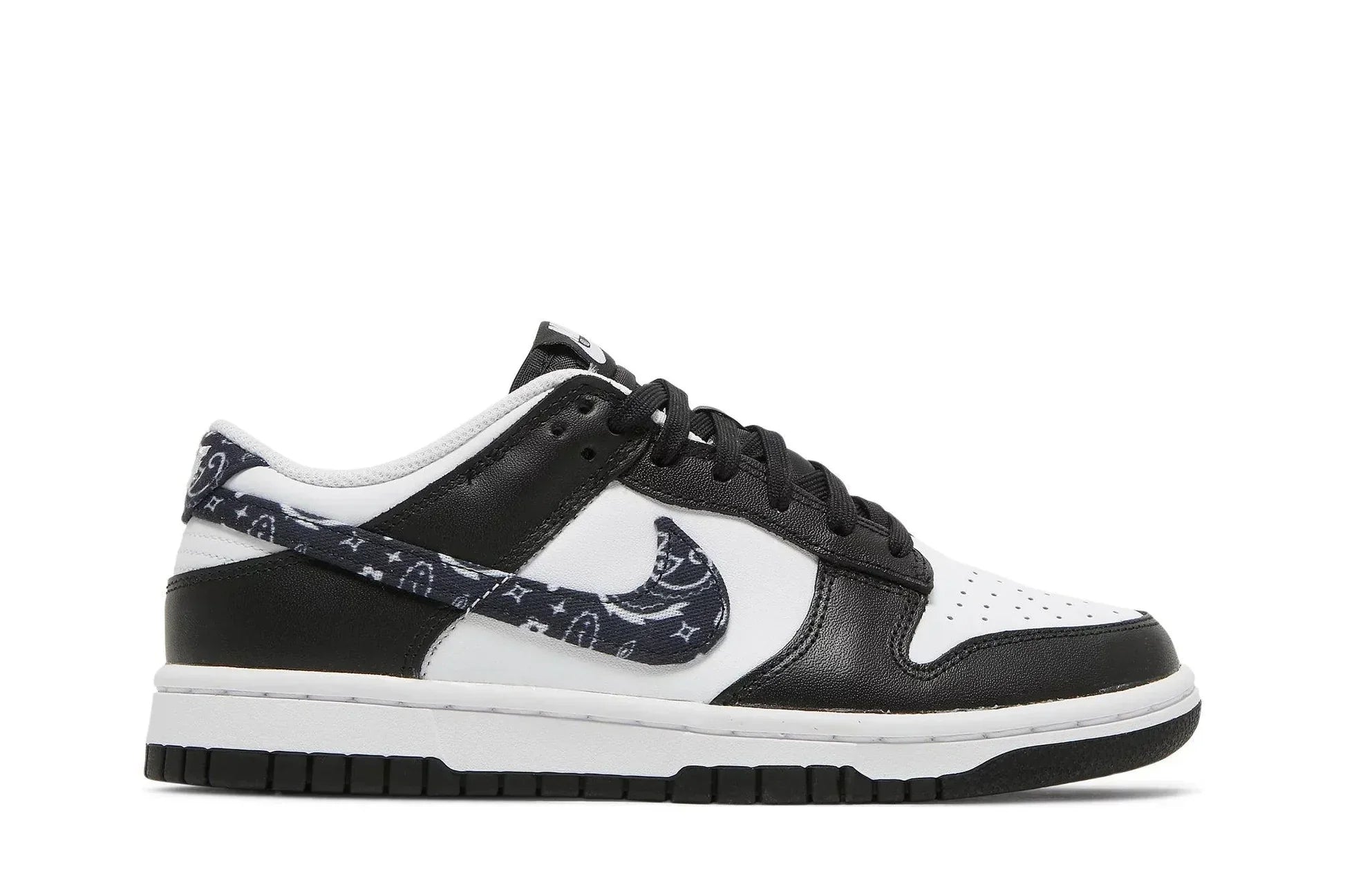 Tênis Nike Dunk Low Black Paisley Preto vista lateral