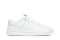 Tênis Nike Dunk Low Triple White vista lateral