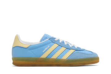 Tênis Adidas Gazelle Indoor Semi Blue Burst Almost Yellow Azul vista lateral