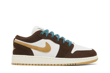 Tênis Air Jordan 1 Low GS Cacao Wow Marrom vista lateral