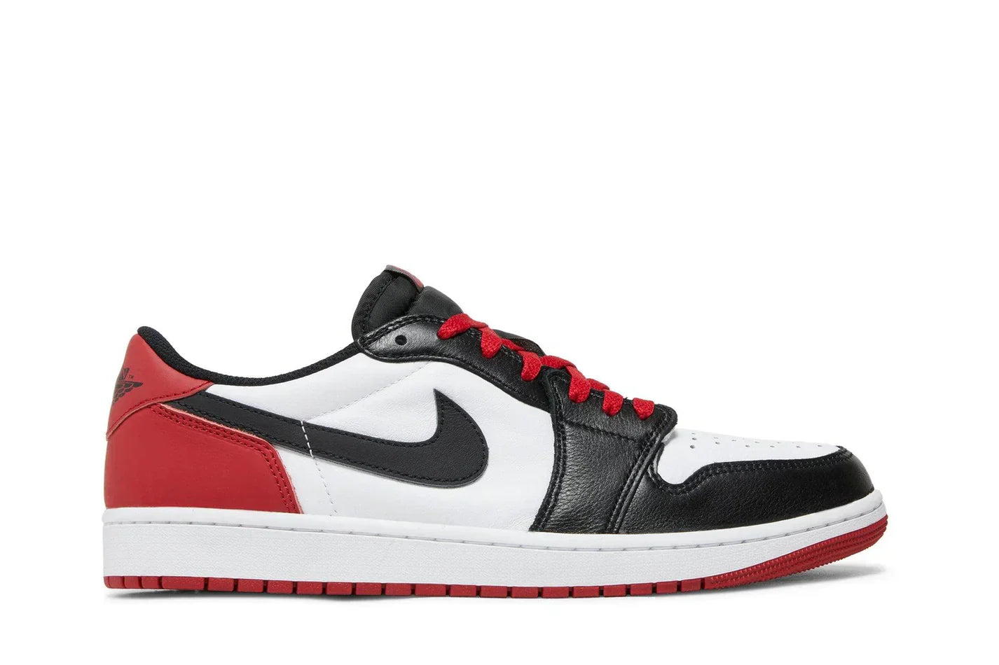 Tênis Air Jordan 1 Low OG Black Toe (2023) Vermelho vista lateral