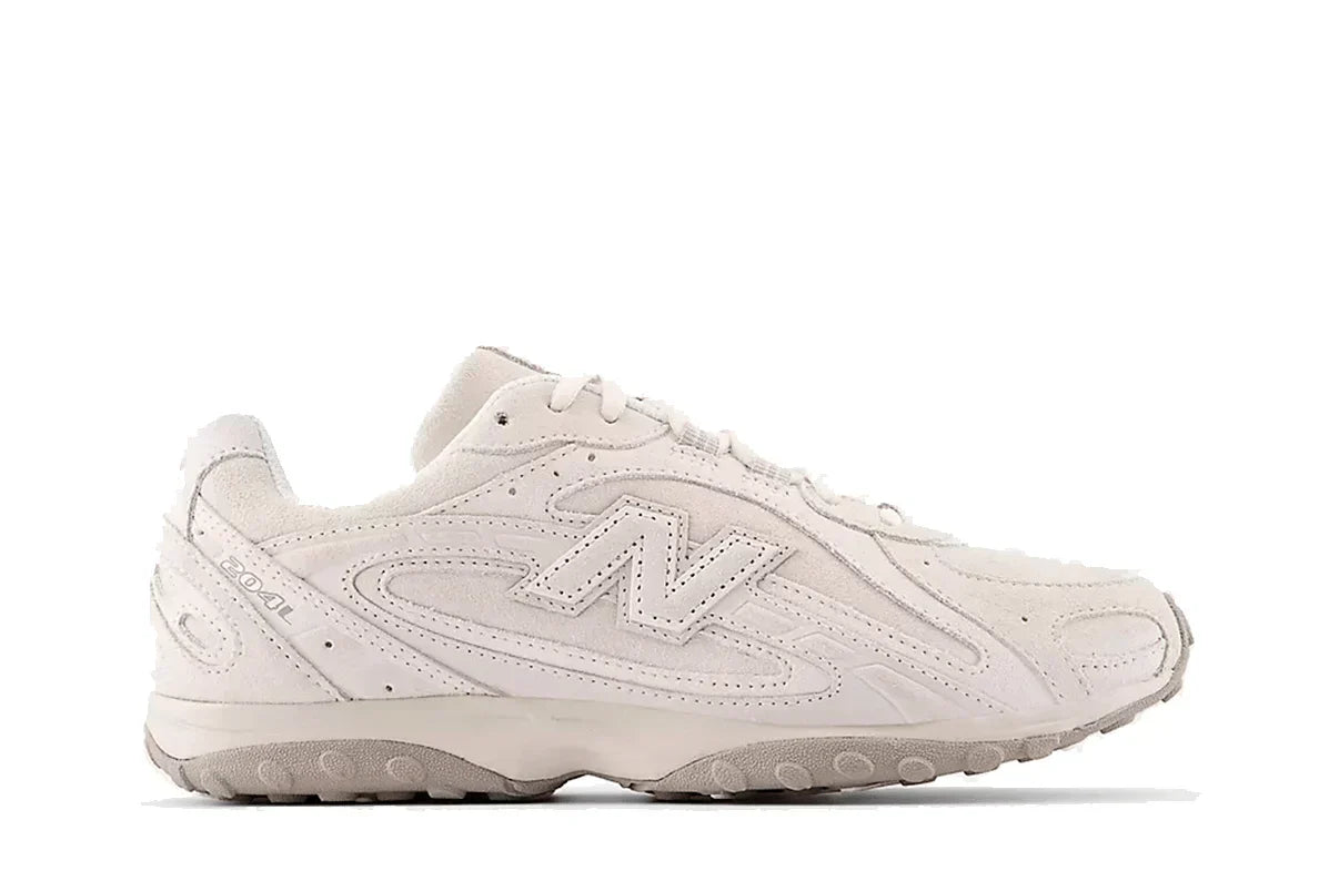 Tênis New Balance 204L Timberwolf Bege vista lateral