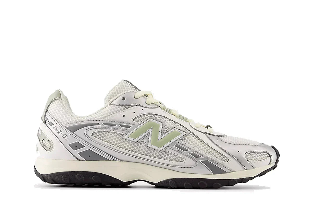 Tênis New Balance 204L Silver Metallic Sage Green Prateado vista lateral