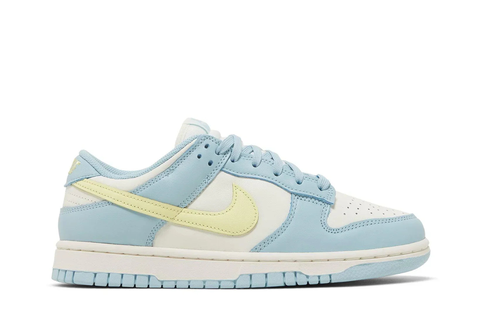 Tênis Nike Dunk Low Ocean Bliss Azul vista lateral