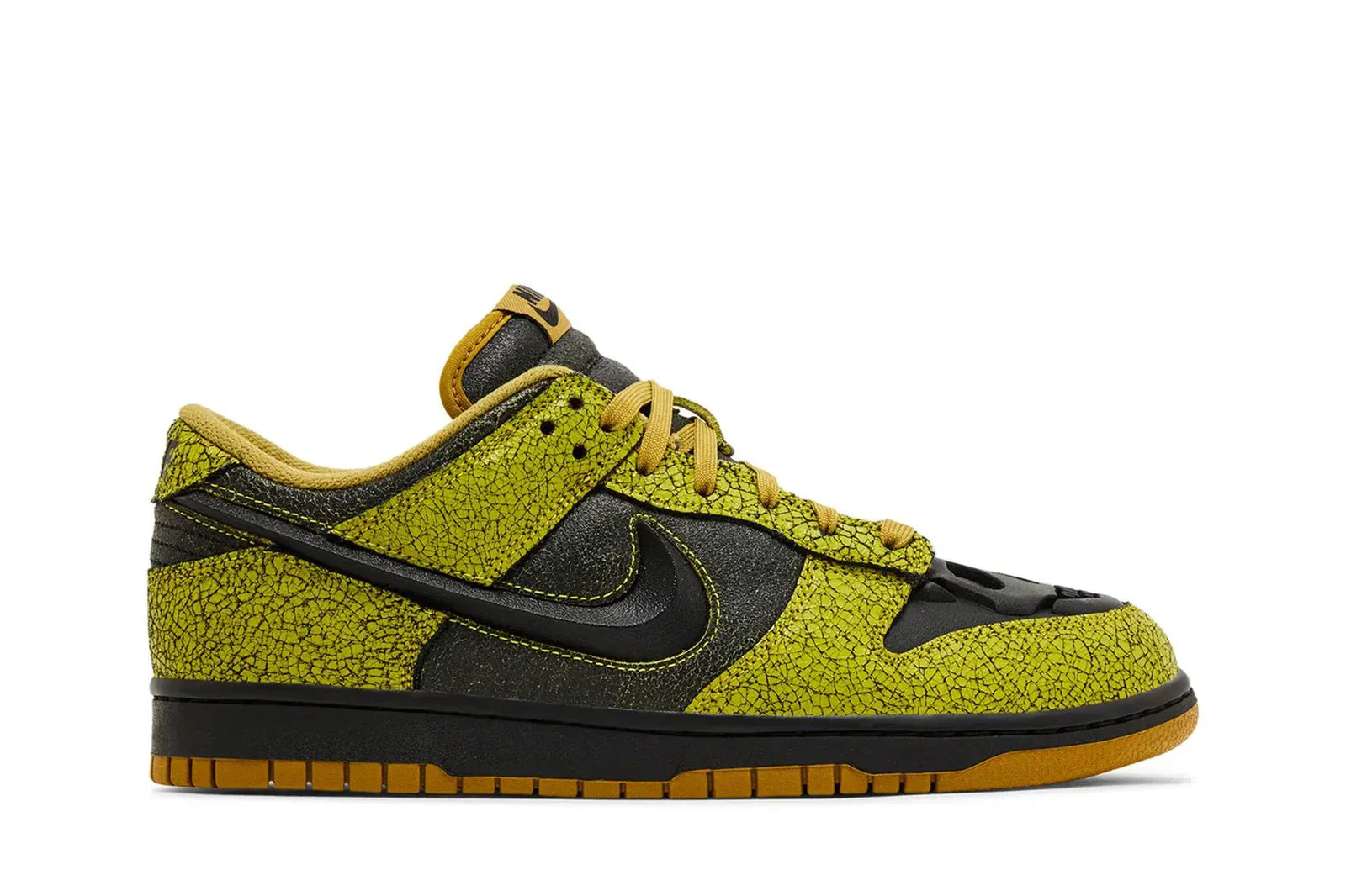Tênis Nike Dunk Low Retro QS Halloween Skull Verde vista lateral
