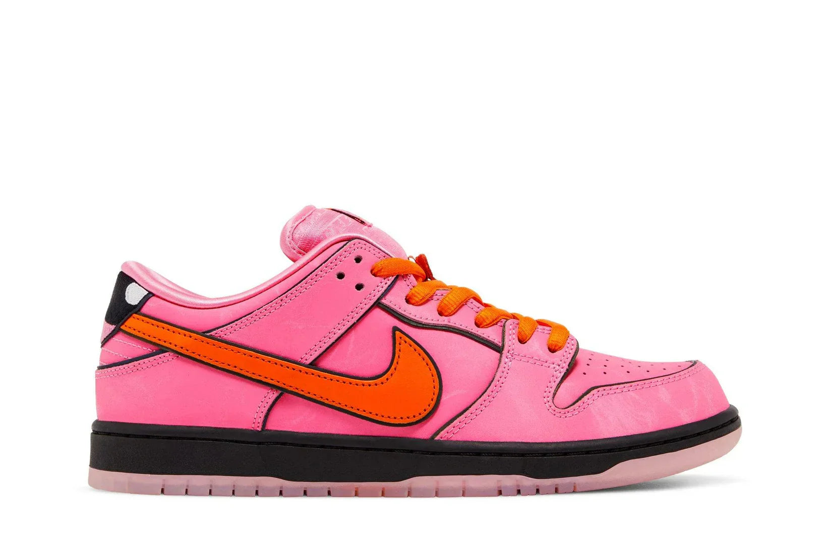 Tênis The Powerpuff Girls x Nike SB Dunk Low Blossom Rosa vista lateral
